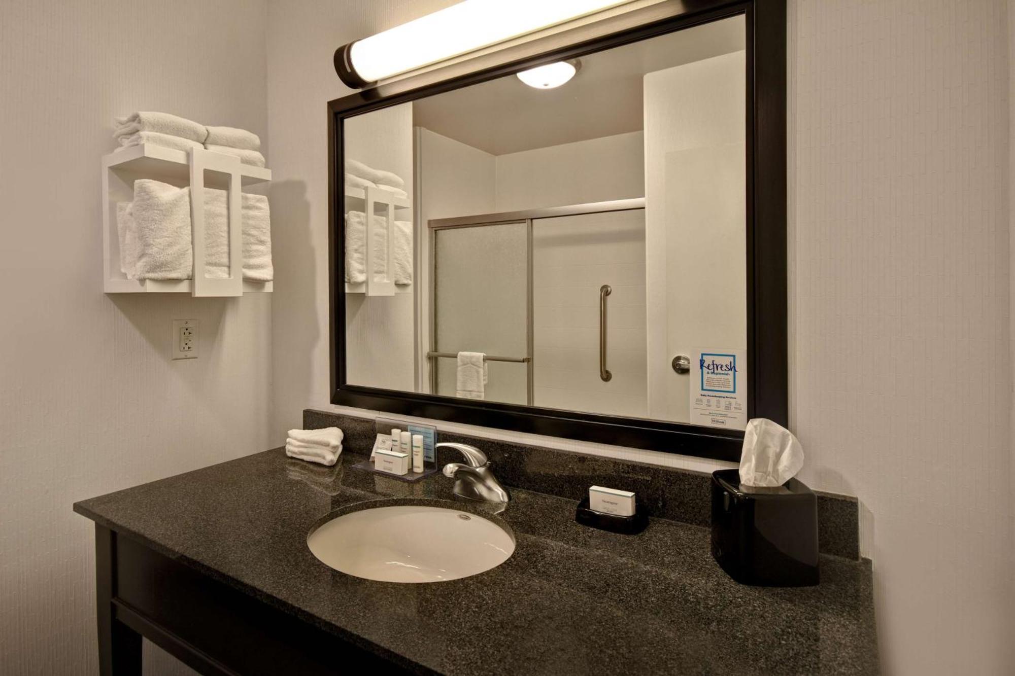 Hampton Inn & Suites Columbia South Fort Meade Area Exteriör bild